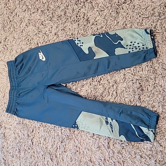 NIKE Track Suit Boys Outfit - Picture 5 of 8